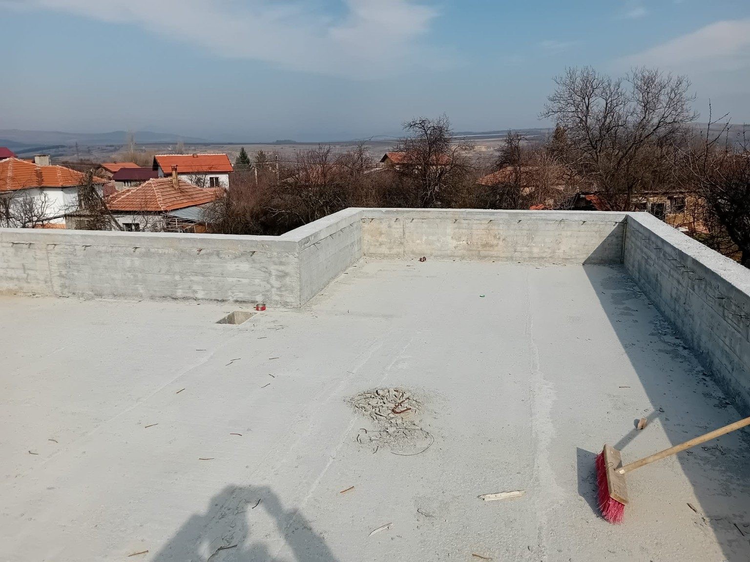 Плосък покрив преди битумна хидроизолация в Брезник, област Перник – Home Builders