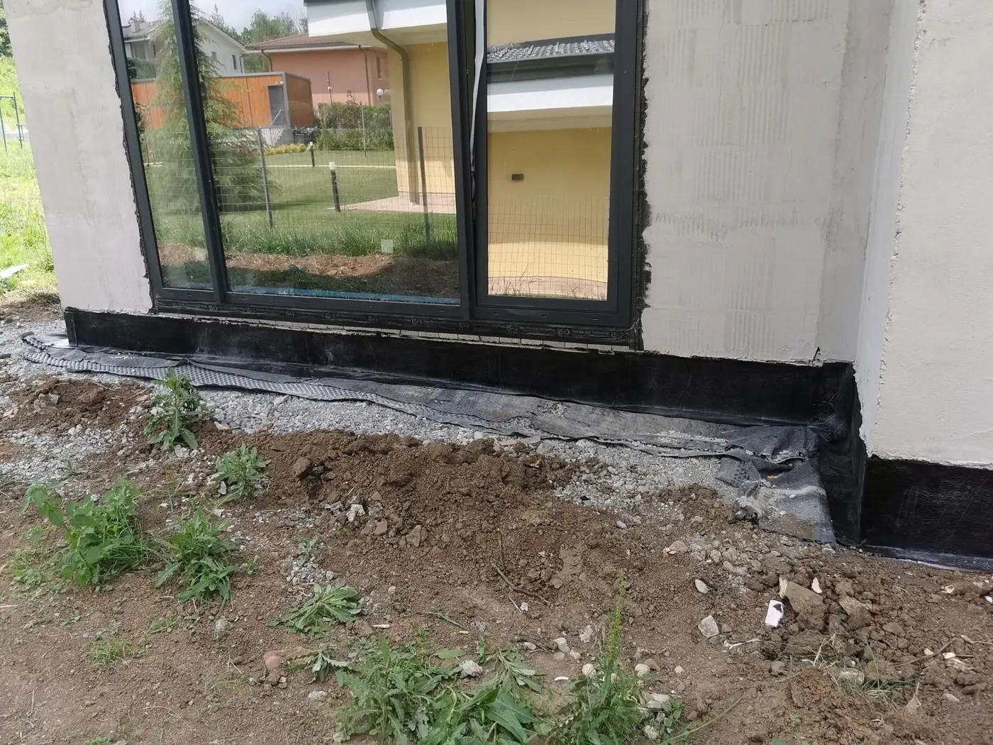 Битумна хидроизолация на основи и цокъл – Банкя, кв. „Света Петка“